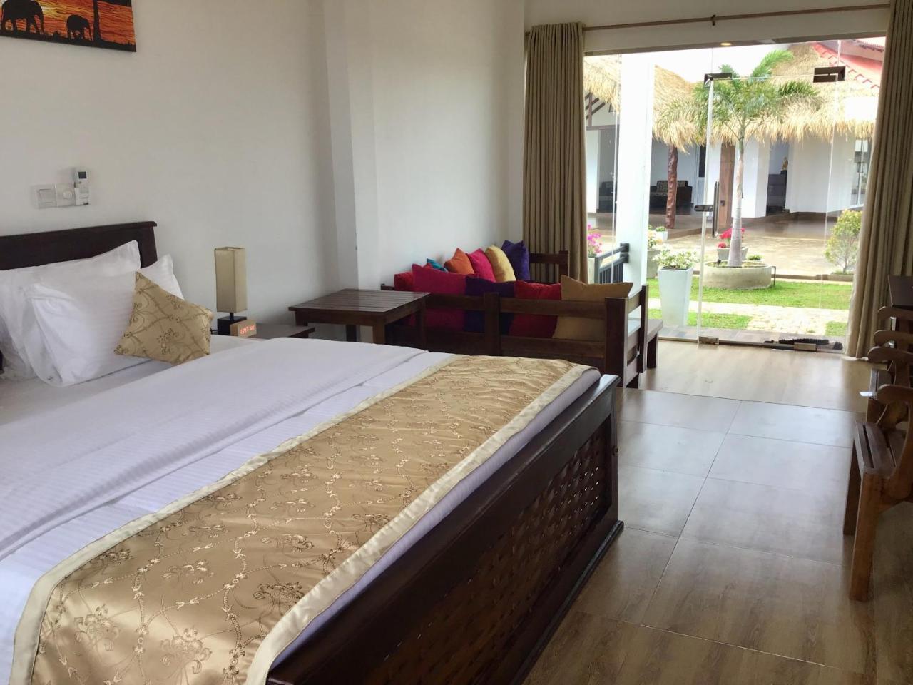 Avonil Resort Yala 티사마하라마 외부 사진