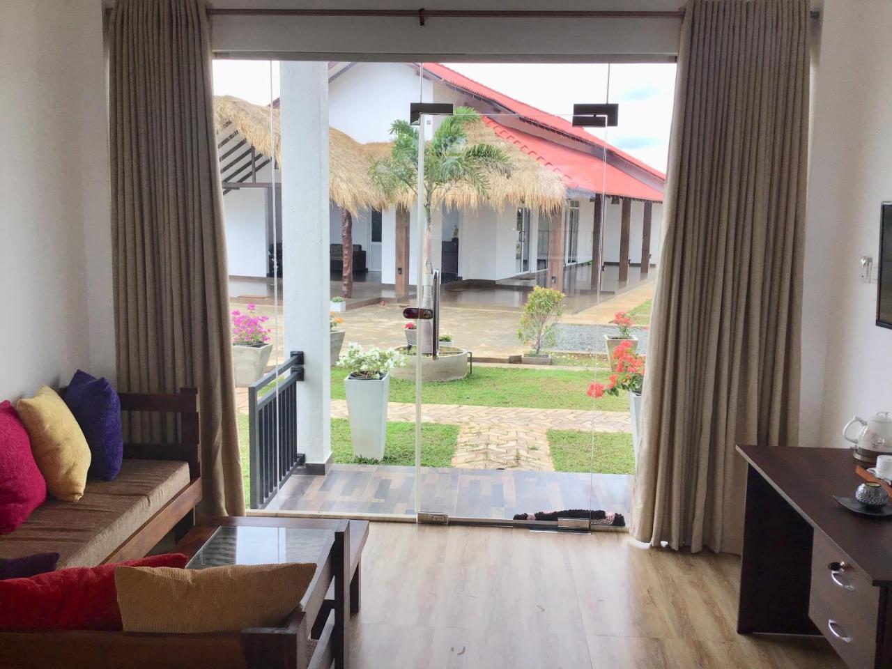 Avonil Resort Yala 티사마하라마 외부 사진